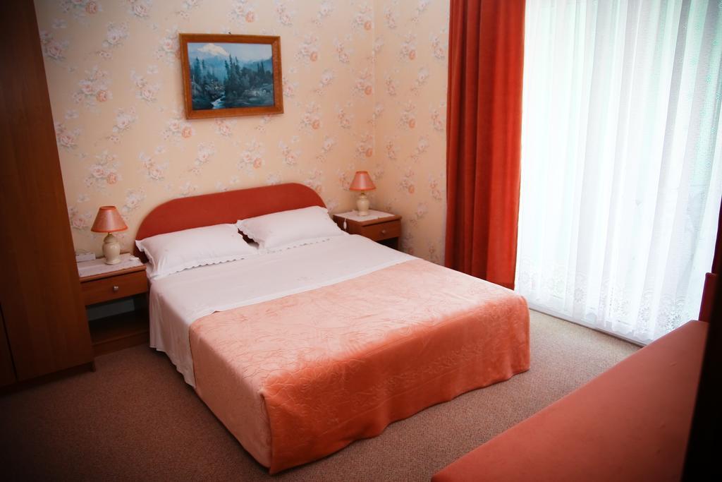 Apartments Katarine Zrinske Vodice Ngoại thất bức ảnh
