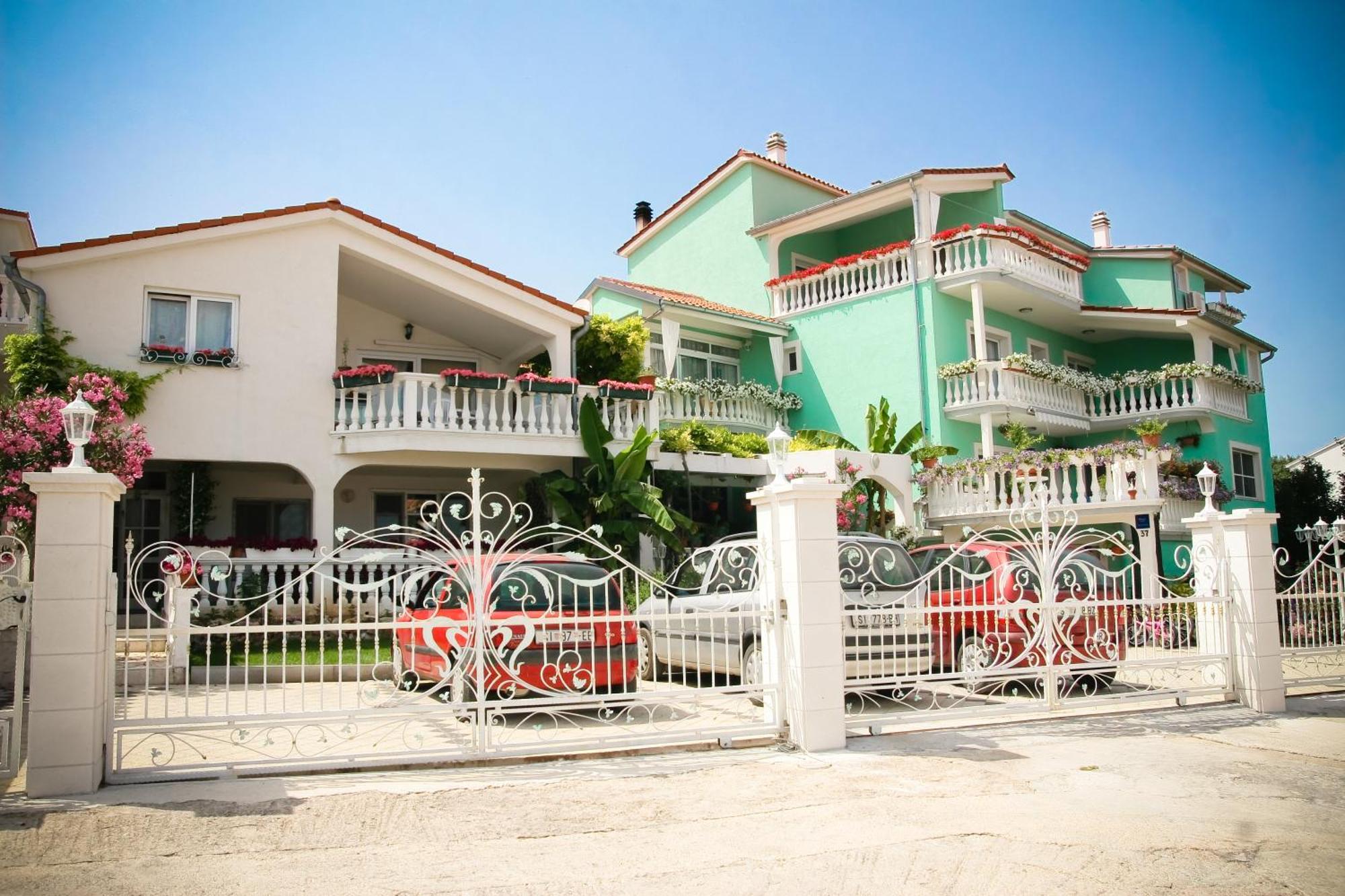 Apartments Katarine Zrinske Vodice Ngoại thất bức ảnh
